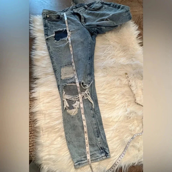 Denim Distressed Women’s H&M Jeans - Picture 9 of 10